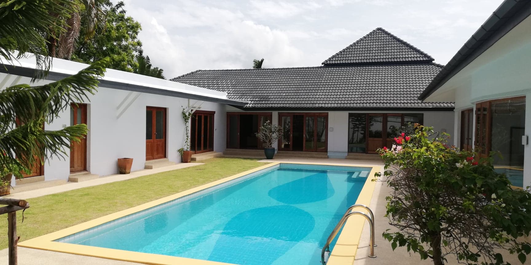 Five Bedroom Big Villa in Loch Palm Golf Course Phuket