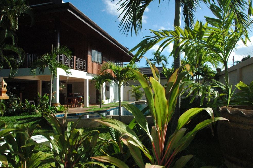 Bungalow with swimming pool all set in a Zen environment in Phuket