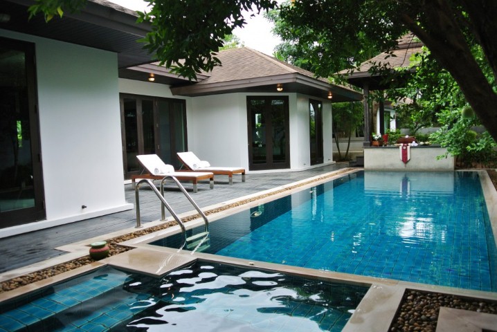 Villa with a luxurious ambiance in chalong Phuket