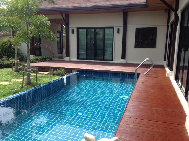 Villa with two bed and bathrooms in Rawai Phuket
