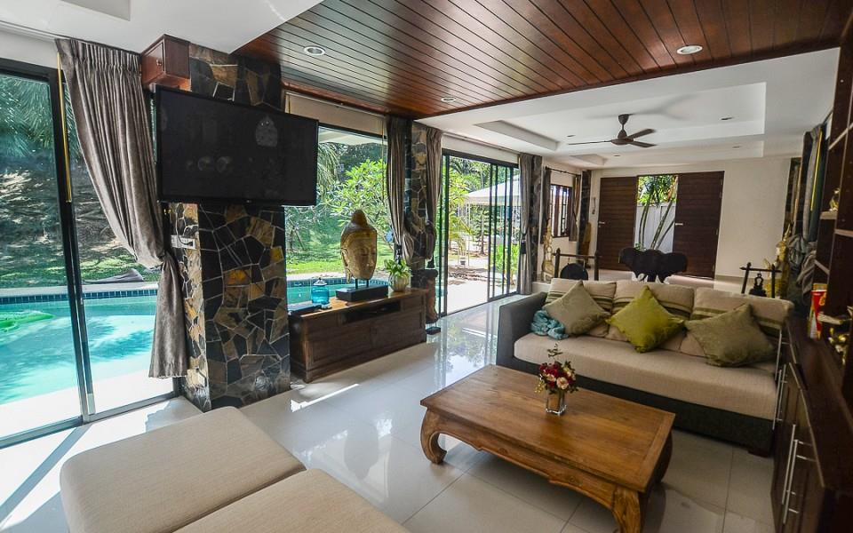 House-Villa set in 1,600 sqm of garden with nice salt water pool Phuket