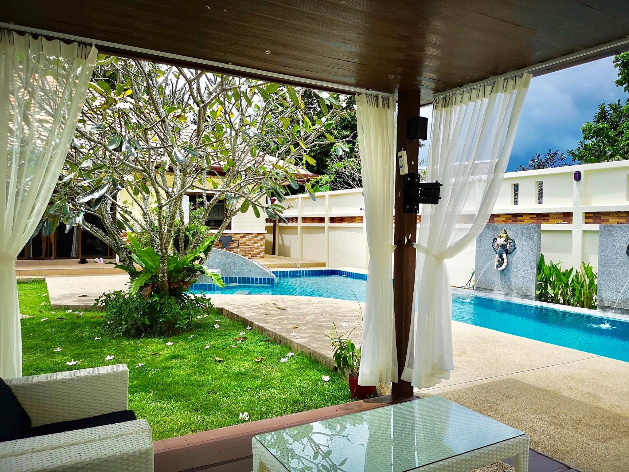 Bargain 14 meter Pool Villa with Big Garden in Phuket