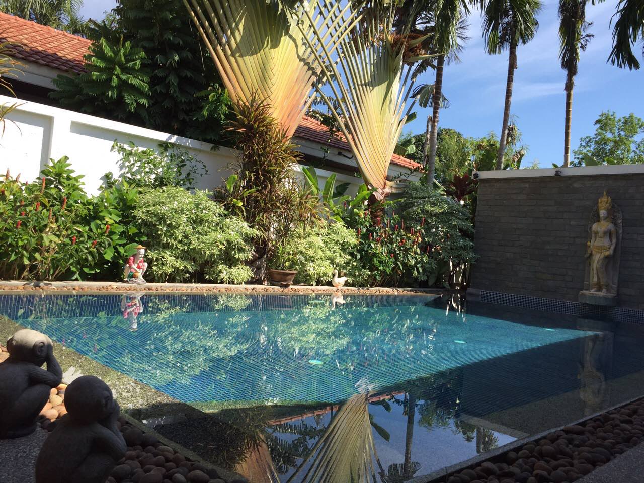 Single storey private pool villa for sale three bedrooms in Naiharn Phuket