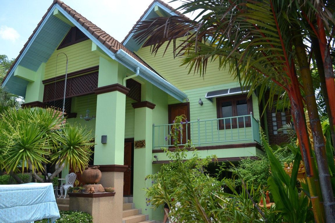 Affordable 4 bed villa is set within a quiet estate in Chalong Phuket