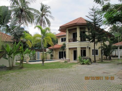 Fully furnished 5 bed 3 bathroom Villa in Rawai Phuket