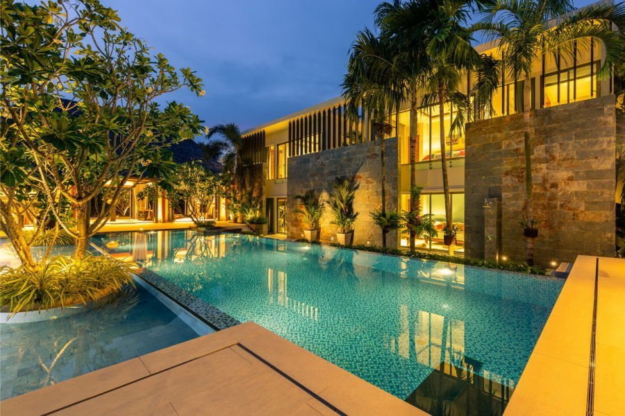 7 Bedrooms Luxury Pool Villa in Rawai Thailand
