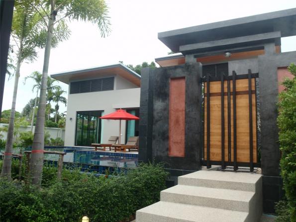 Villa with pool and mountain view in Nai harn phuket