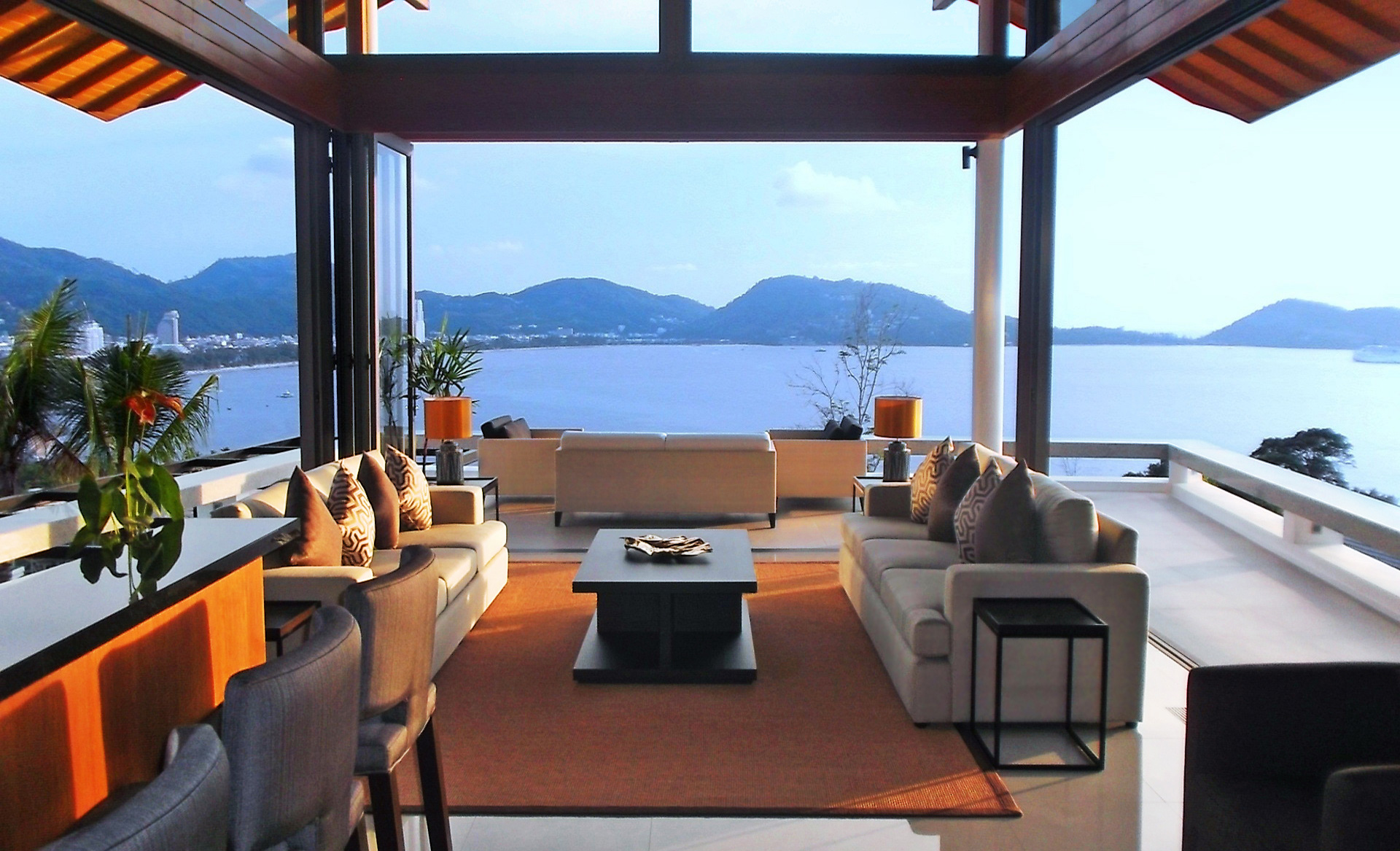 Six Bedrooms Luxury Villa in Kalim Phuket