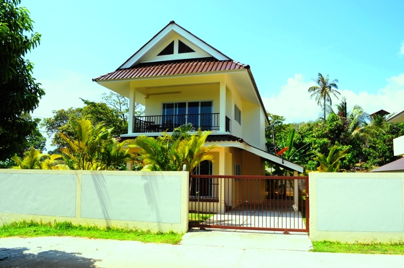 2 storey Villa, 2 bedrooms / 2 bathrooms, Fully furnished in Nai Harn Phuket