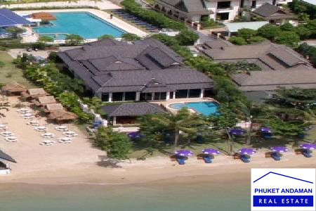 Beachfront villa in Chalong Bay in 4-star resort Phuket