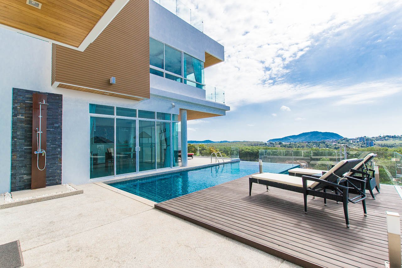 3 story 3 bed sea view villa with swimming pool for rent in Rawai Phuket