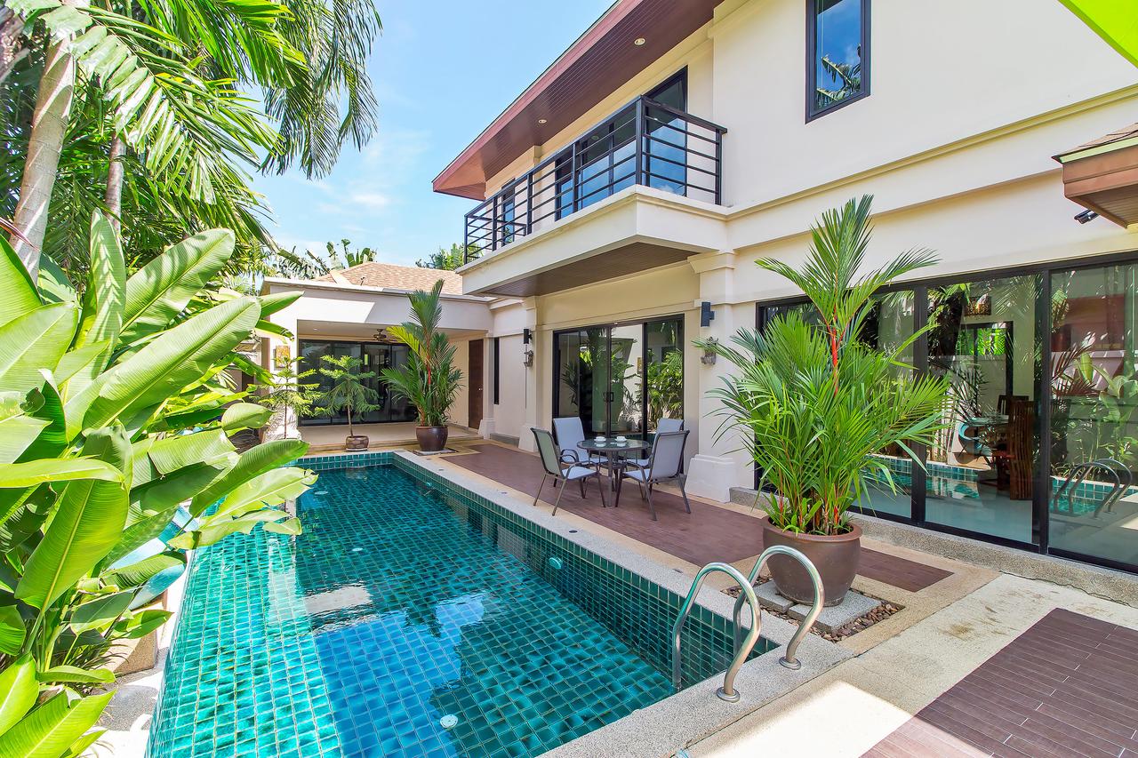 Rawai Beach, Villa Isla offers accommodation private pool in Phuket