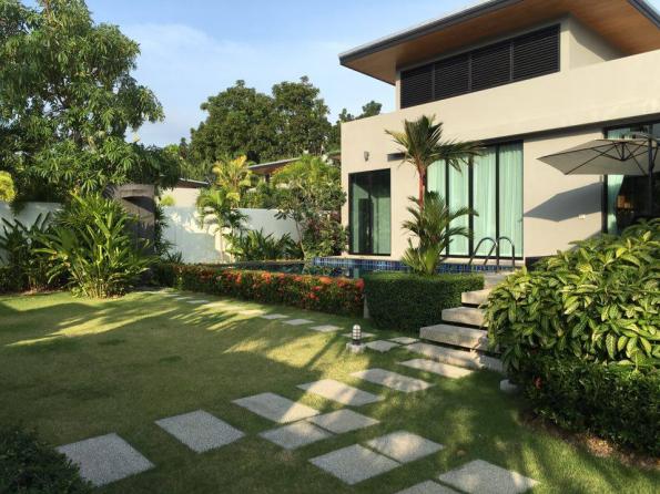Villa overlooking to the garden and mountain View in Phuket
