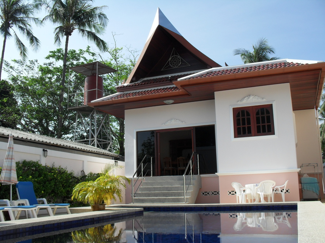 2 bed and 2 1/2 bathrooms luxury villa in Rawai Phuket