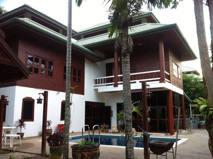 Pool Villa with 4 king size bed 3 bath rooms in Phuket