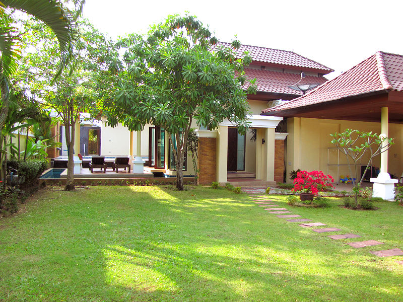 Les Palmares Villas is the “5 stars” rating elegance residence Phuket