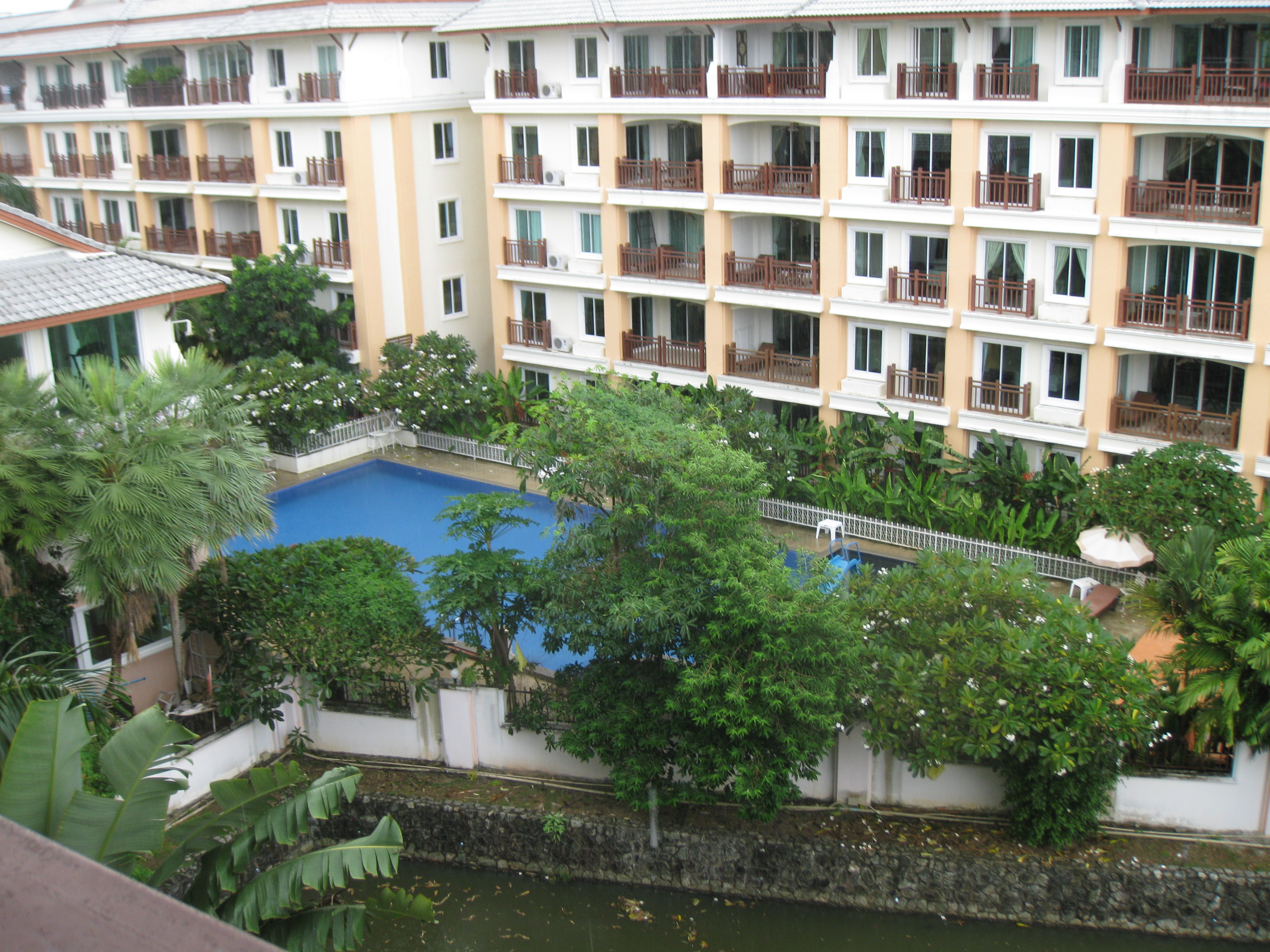 One bedroom condo in Palm Breeze Resort in Rawai Phuket