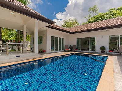 4 bed 5 bathroom pool villa in Chalong Phuket