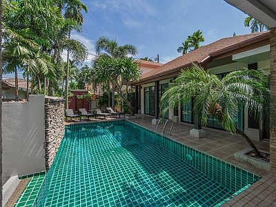 Exotic Tropical Villa in Large Private Garden in Rawai Phuket
