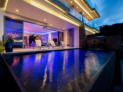 Villa Omari, is an exceptionally brand new five bedroom in Kata Phuket