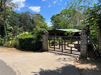 COUNTRY HOUSE IN PEREZ ZELEDON