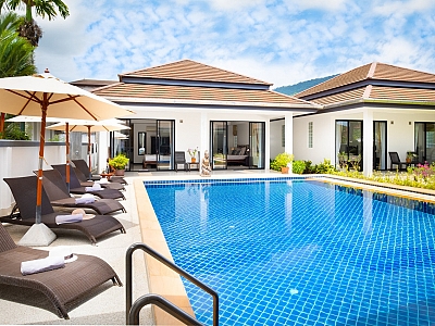 Spacious 7-Bedroom Pool Villa for Sale in Bang Tao – High-Yield Investment