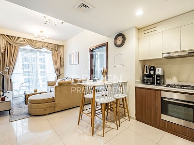 Fully Furnished Canal View and Modern Apt