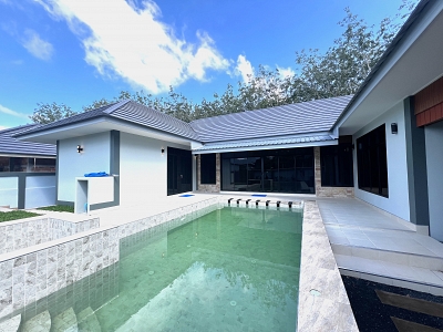 Luxurious 3-Bedroom, 3-Bathroom Tropical Pool Villa in Ao Nang, Krabi