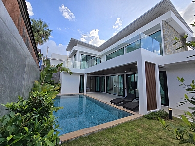 Newly-Built Modern 3-Bedroom Villa with Private Pool and High Ceiling