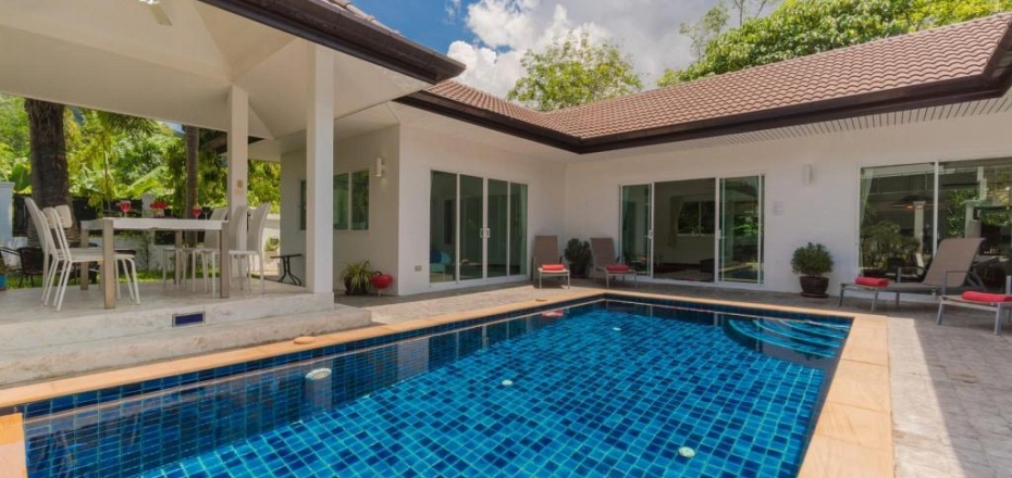 4 bed 5 bathroom pool villa in Chalong Phuket