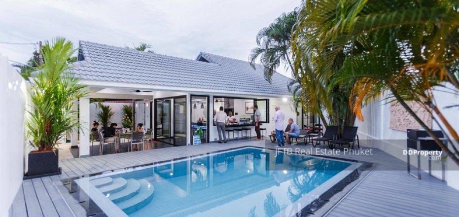 Luxury brand new pool villa in Rawai Phuket
