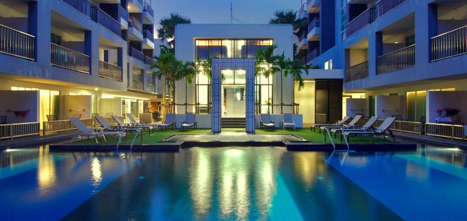 Pool villa 5 bed and 5 bathrooms in Nai Harn Phuket