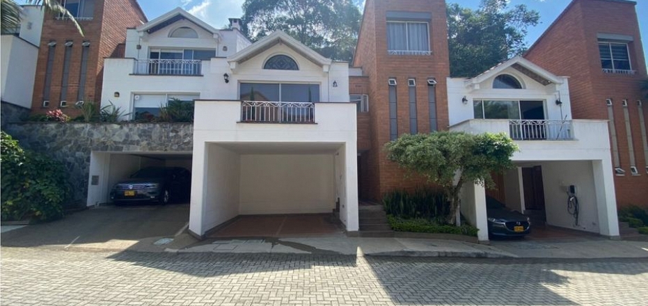 IMPRESIONANTE CASA AMOBLADA EN SAN LUCAS, EL POBLADO