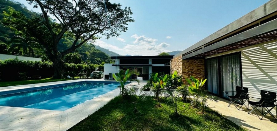 HERMOSA CASA CON PISCINA PARA ESTRENAR AMOBLADA!