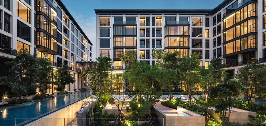 Newly Completed Ultra Luxury Low-Rise Condo in a Garden Resort Setting at Ekkamai, Sukhumvit 61 - 1 Bed Units - Last 2 Units: 15% Discount and Free Furniture!